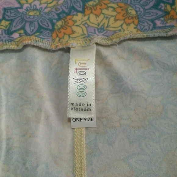 Lularoe Outfit with Irma and Leggings - Picture 3 of 6